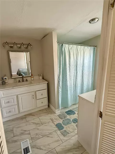Bath - 41 Wright Way, Coventry, RI 02816 photo 1 of 2