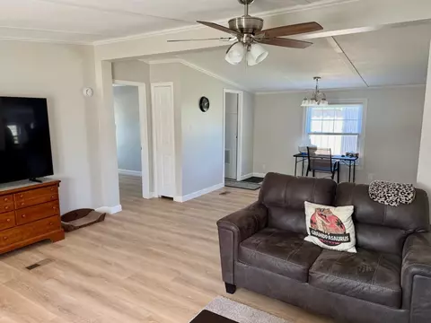 Living - 41 Wright Way, Coventry, RI 02816 photo 2 of 3