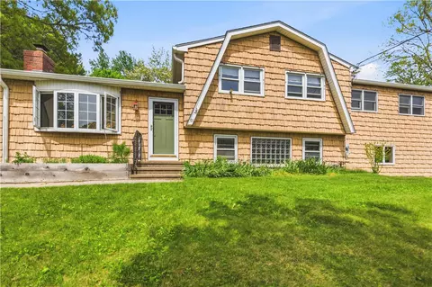 51 Quannacut Rd, Westerly, RI 02891