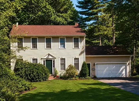 343 New Meadow Rd, Barrington, RI 02806