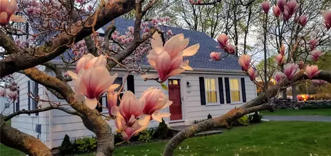 429 Forest Ave, Middletown, RI 02842