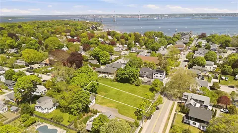 78 Narragansett Ave, Jamestown, RI 02835