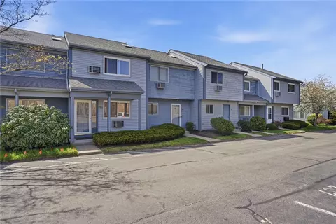 511 Child St #205, Warren, RI 02885