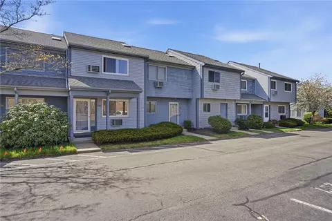 511 Child St #205, Warren, RI 02885