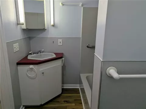 Bath - 2185 Post Rd, South Kingstown, RI 02879 photo 5 of 6