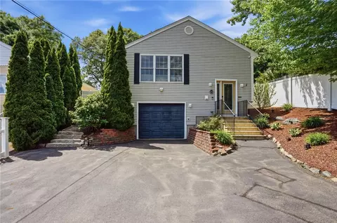 212 Lexington Ave, North Providence, RI 02904