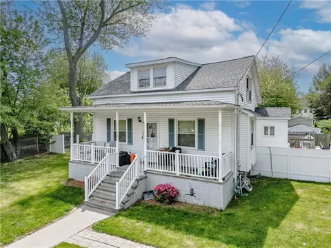 136 Collins St, Attleboro, MA 02703