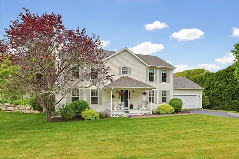 28 Rock Ridge Rd, Westerly, RI 02891