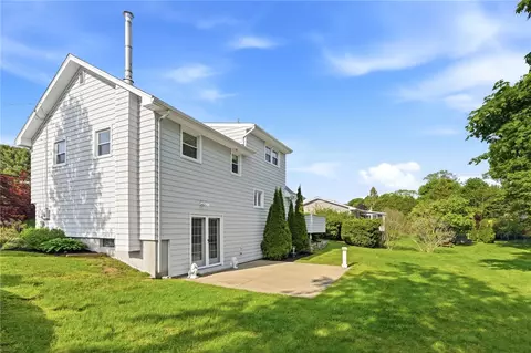 14 Meadow Lark Dr, Westerly, RI 02891 photo 4