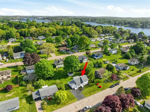 14 Meadow Lark Dr, Westerly, RI 02891 photo 2