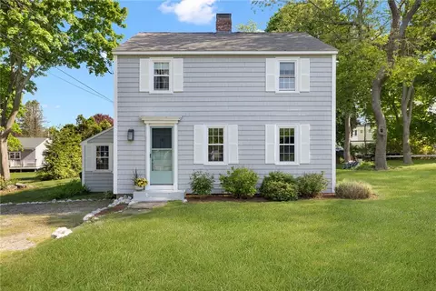 12 Nassau Ave, Narragansett, RI 02882