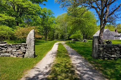 307 Stony Fort Rd, Saunderstown, RI 02874