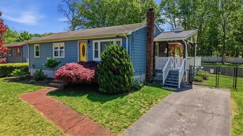 Exterior - 28 Orrin St, Warwick, RI 02889 photo 3 of 7