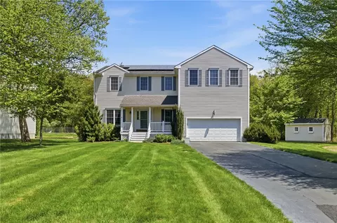 313 Westmoreland Ln, Saunderstown, RI 02874