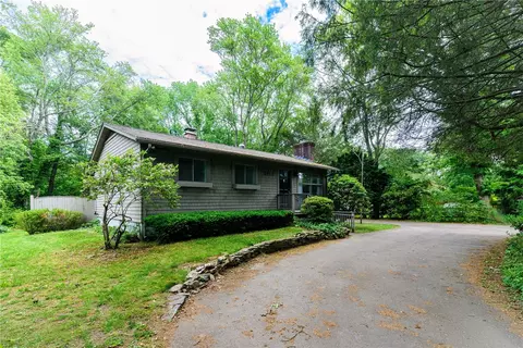 1735 Kingstown Rd, South Kingstown, RI 02879
