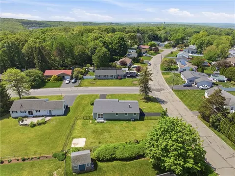 View/Area - 10 Wagon Wheel Ln, Woonsocket, RI 02895 photo 9 of 11