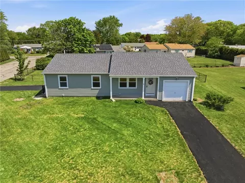 View/Area - 10 Wagon Wheel Ln, Woonsocket, RI 02895 photo 1 of 11