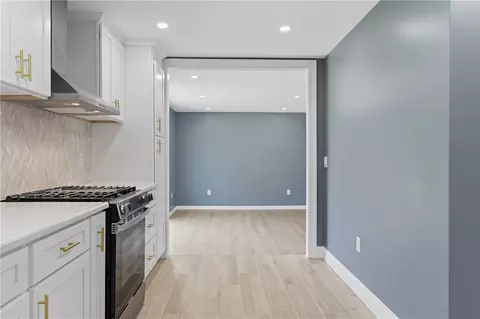 Entry Way - 10 Wagon Wheel Ln, Woonsocket, RI 02895 photo 1 of 3