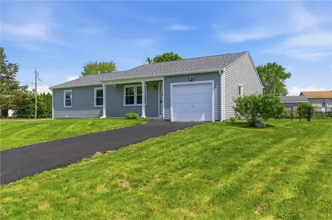 Exterior - 10 Wagon Wheel Ln, Woonsocket, RI 02895 photo 2 of 6