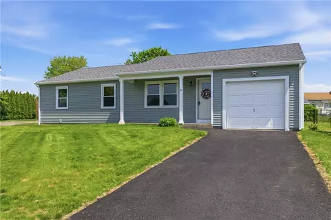 10 Wagon Wheel Ln, Woonsocket, RI 02895