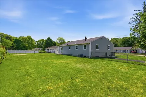 Exterior - 10 Wagon Wheel Ln, Woonsocket, RI 02895 photo 3 of 6