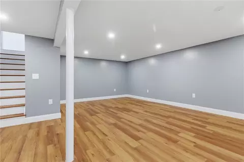 Living - 10 Wagon Wheel Ln, Woonsocket, RI 02895 photo 4 of 11