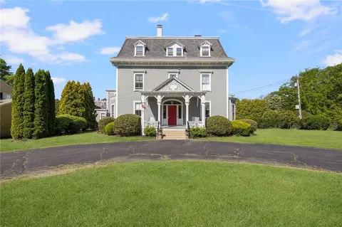 1 Red Cross Ave #9, Newport, RI 02840