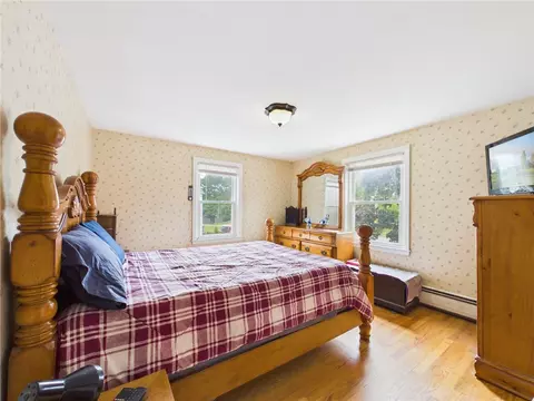 Bedroom - 119 Gilbert St, Warwick, RI 02886 photo 4 of 9