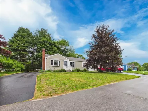 119 Gilbert St, Warwick, RI 02886