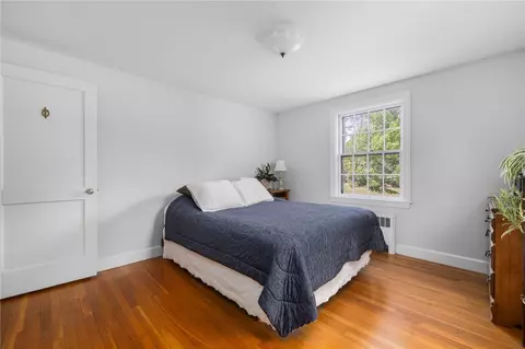 Bedroom - 87 Frontier Rd, Warwick, RI 02889 photo 6 of 9