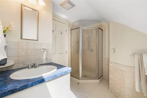 Bath - 87 Frontier Rd, Warwick, RI 02889 photo 2 of 3