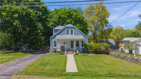 195 Talcott St, Woonsocket, RI 02895