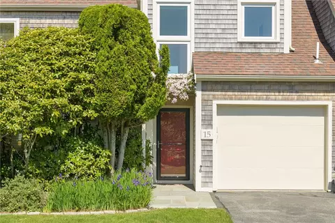 15 Hammersmith Rd #15, Newport, RI 02840