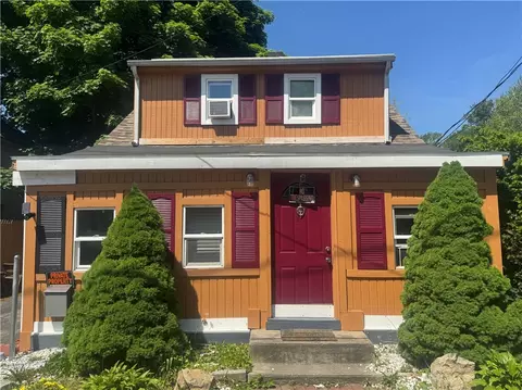 77 Huron St, Warwick, RI 02889