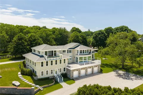 4 Foster Cove Rd, Westerly, RI 02891