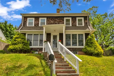 14 Barnsdale Rd, East Providence, RI 02914