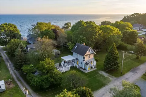 30 Madison Ave, Prudence Island, RI 02872