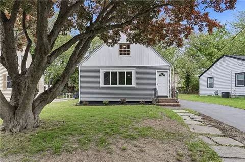 8 Angela Ct, North Providence, RI 02904