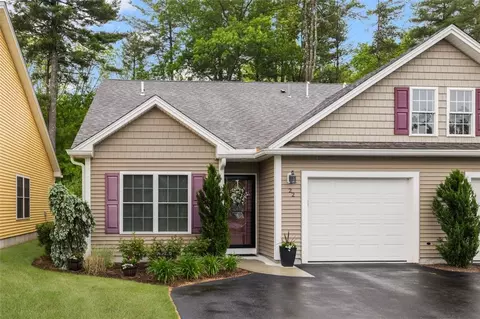 22 Rivers Edge Dr, Coventry, RI 02816
