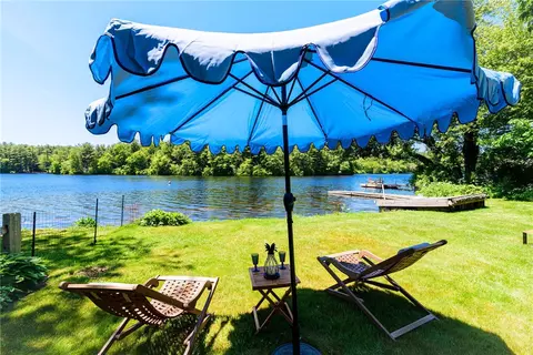 31 Sunset Dr, Hope Valley, RI 02832