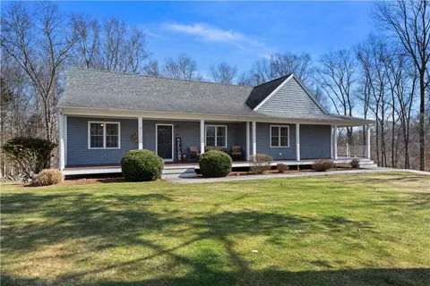 135 Sutherland Dr, Somerset, MA 02726