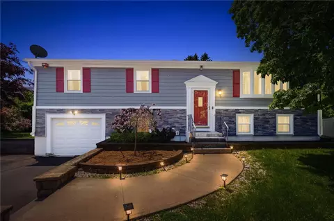 12 Setian Cir, Johnston, RI 02919