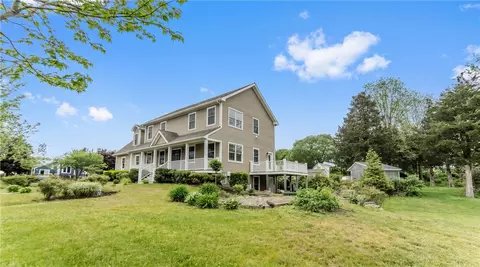 111 Middle St, North Kingstown, RI 02852