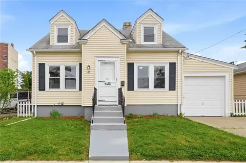 47 Goldsmith Ave, East Providence, RI 02914
