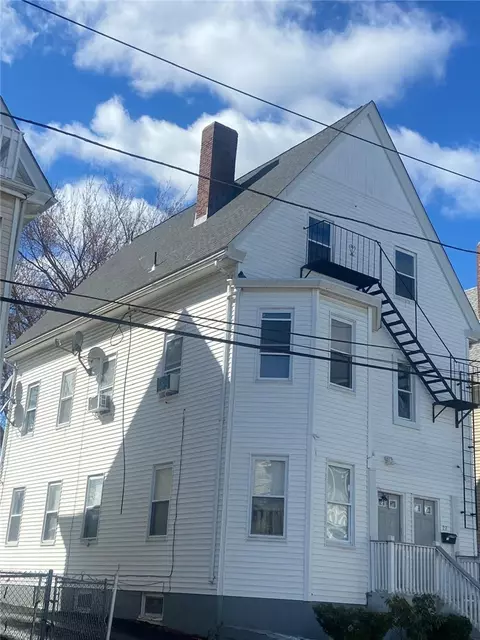 20 Violet St, Providence, RI 02908