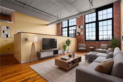 685 Social St #204, Woonsocket, RI 02895