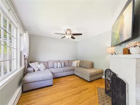 Living - 122 Gordon Ave, Warwick, RI 02889 photo 2 of 3