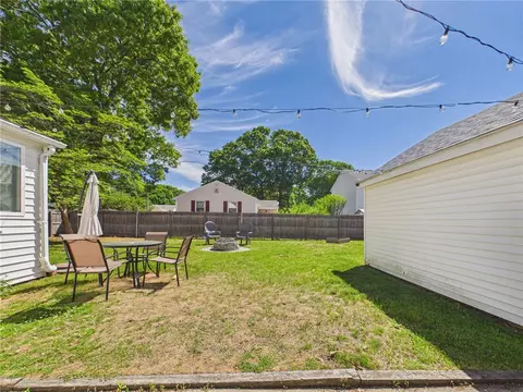 Exterior - 122 Gordon Ave, Warwick, RI 02889 photo 5 of 10
