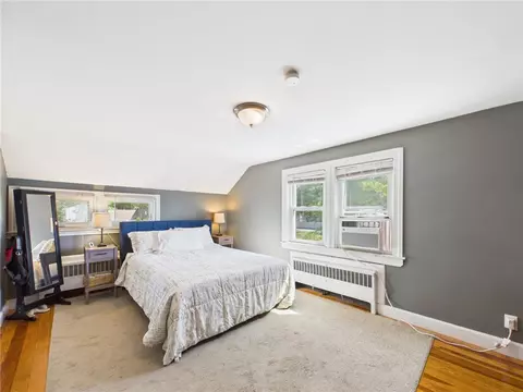 Bedroom - 122 Gordon Ave, Warwick, RI 02889 photo 1 of 5