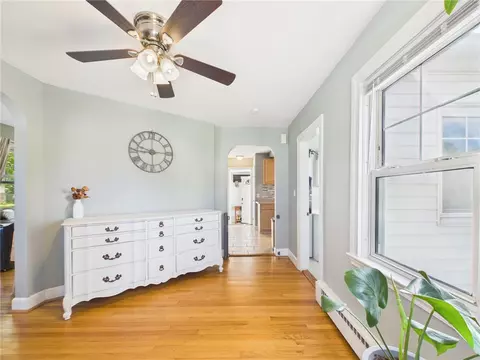 Entry Way - 122 Gordon Ave, Warwick, RI 02889 photo 4 of 4